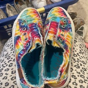 Worn a few times, still excellent condition